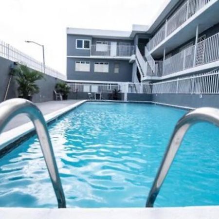 Modern 2Br With Kingbed In The Heart Of Isla Verde Strip Appartamento San Juan Esterno foto