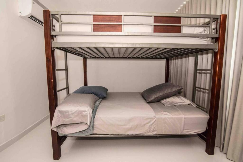 Modern 2Br With Kingbed In The Heart Of Isla Verde Strip Appartamento San Juan Esterno foto