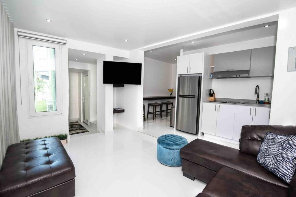 Modern 2Br With Kingbed In The Heart Of Isla Verde Strip Appartamento San Juan Esterno foto