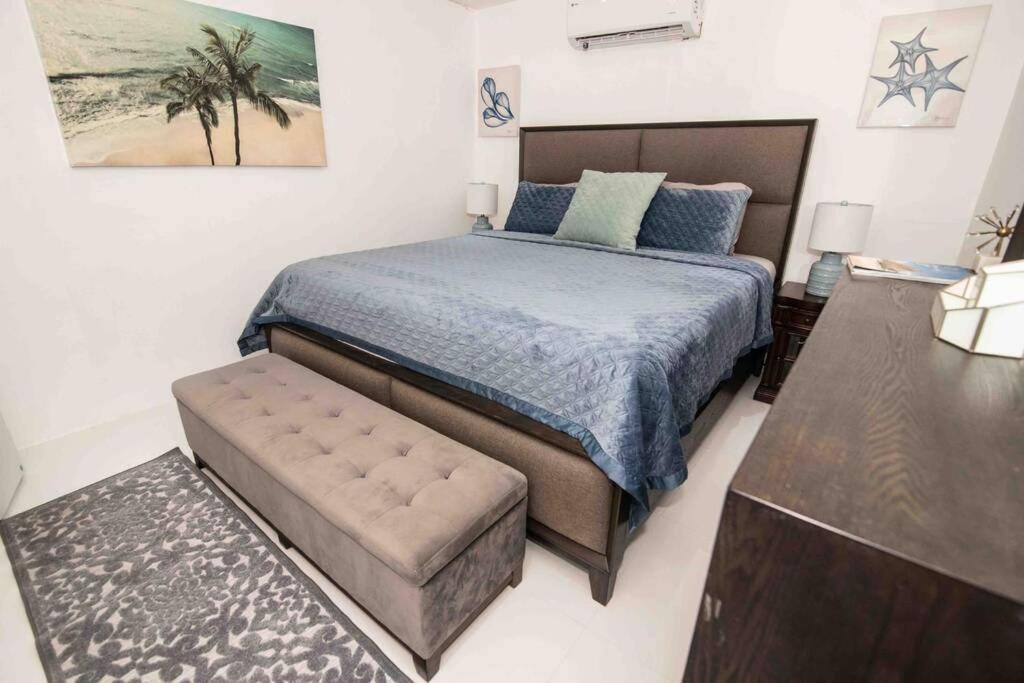 Modern 2Br With Kingbed In The Heart Of Isla Verde Strip Appartamento San Juan Esterno foto