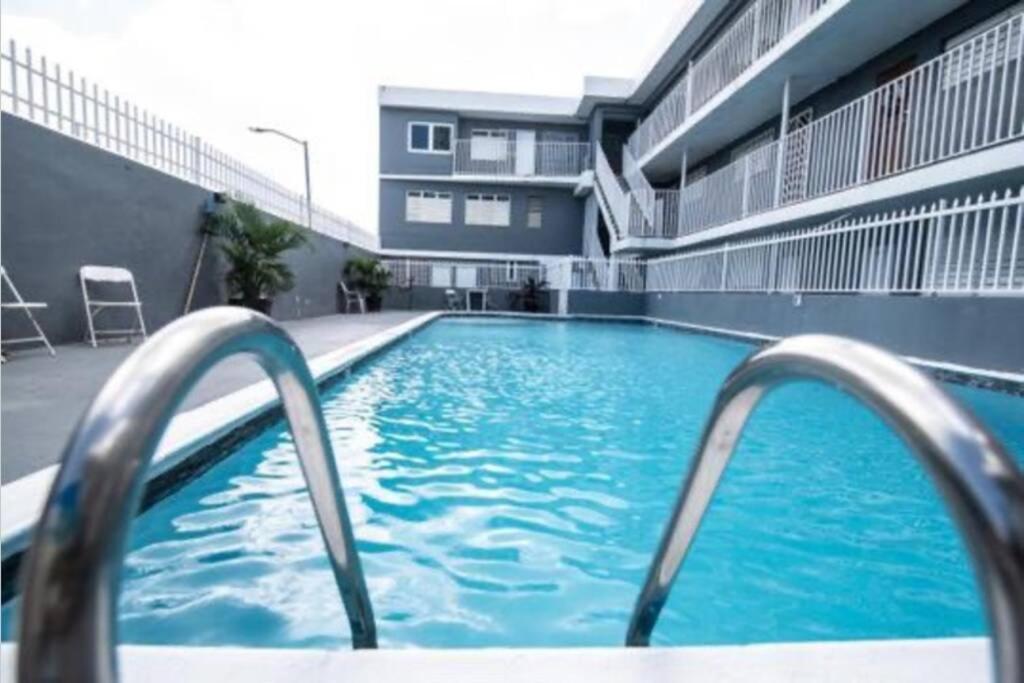 Modern 2Br With Kingbed In The Heart Of Isla Verde Strip Appartamento San Juan Esterno foto